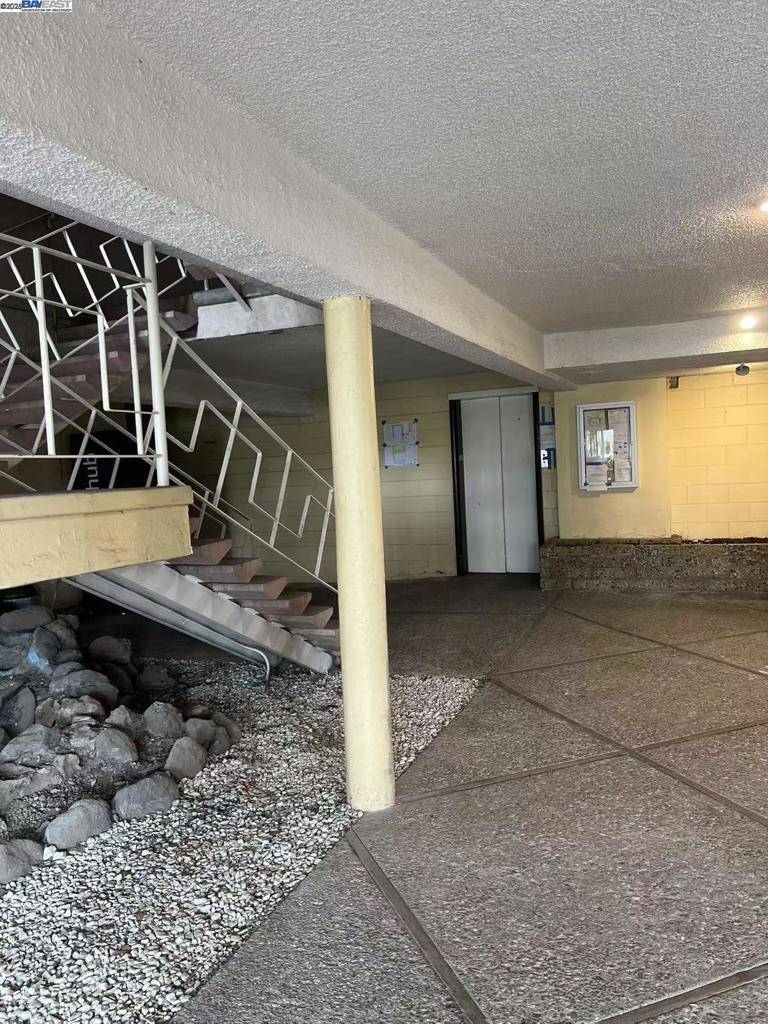 Oakland, CA 94612,1425 Lakeside Dr #201