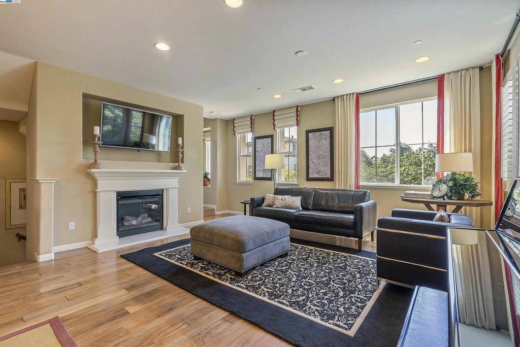 Hayward, CA 94541,622 Moss Way