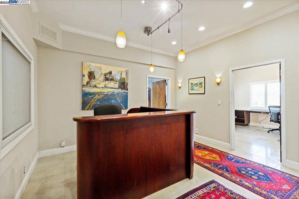 Oakland, CA 94607,212 9th St