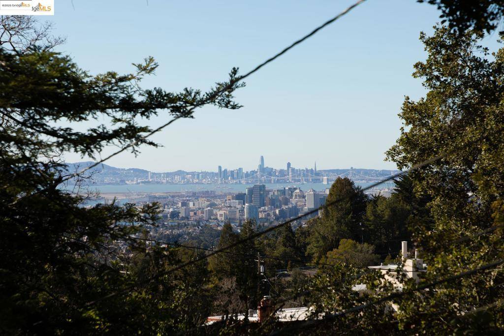 Oakland, CA 94602,2976 Joaquin Miller Rd