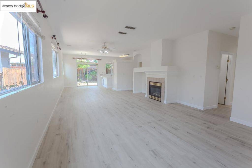 Sacramento, CA 95829,7929 Dersingham DR