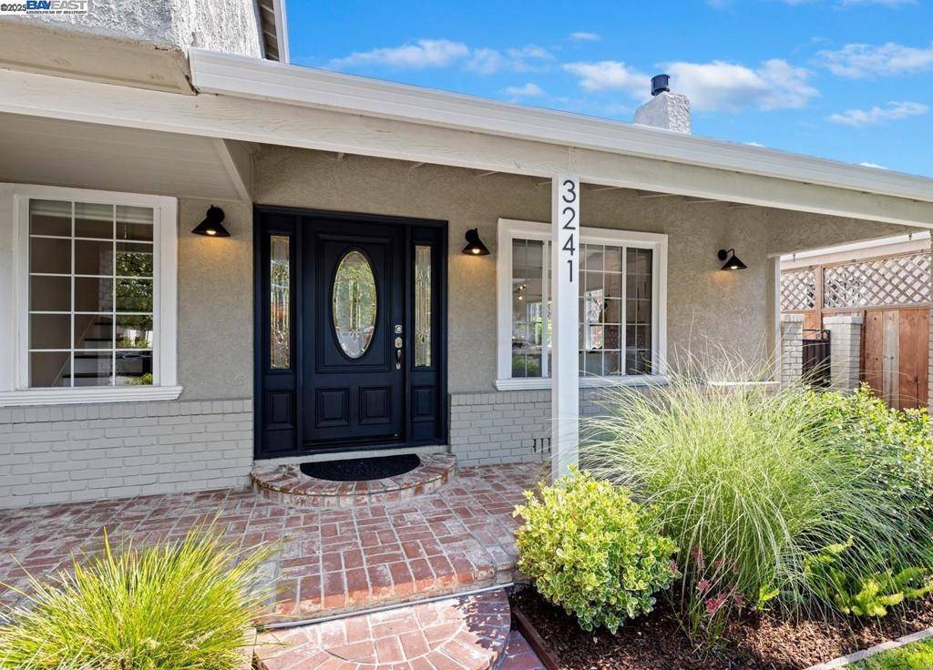 Redwood City, CA 94063,3241 Hoover St