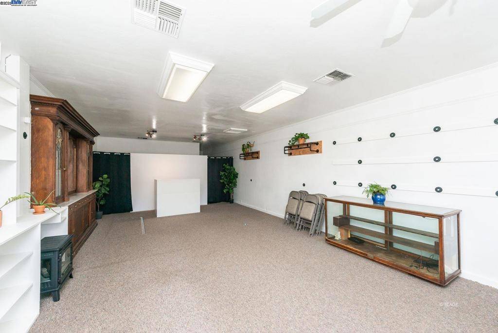 Weaverville, CA 96093,493 Main St.