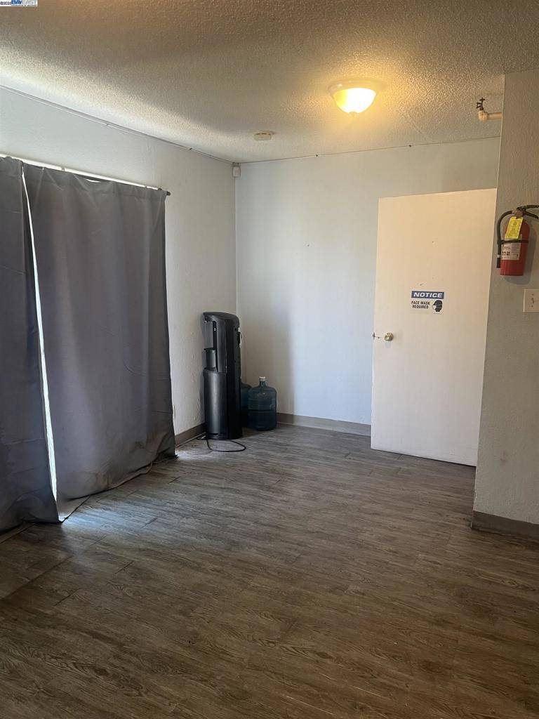 Oakland, CA 94608,4201 West St