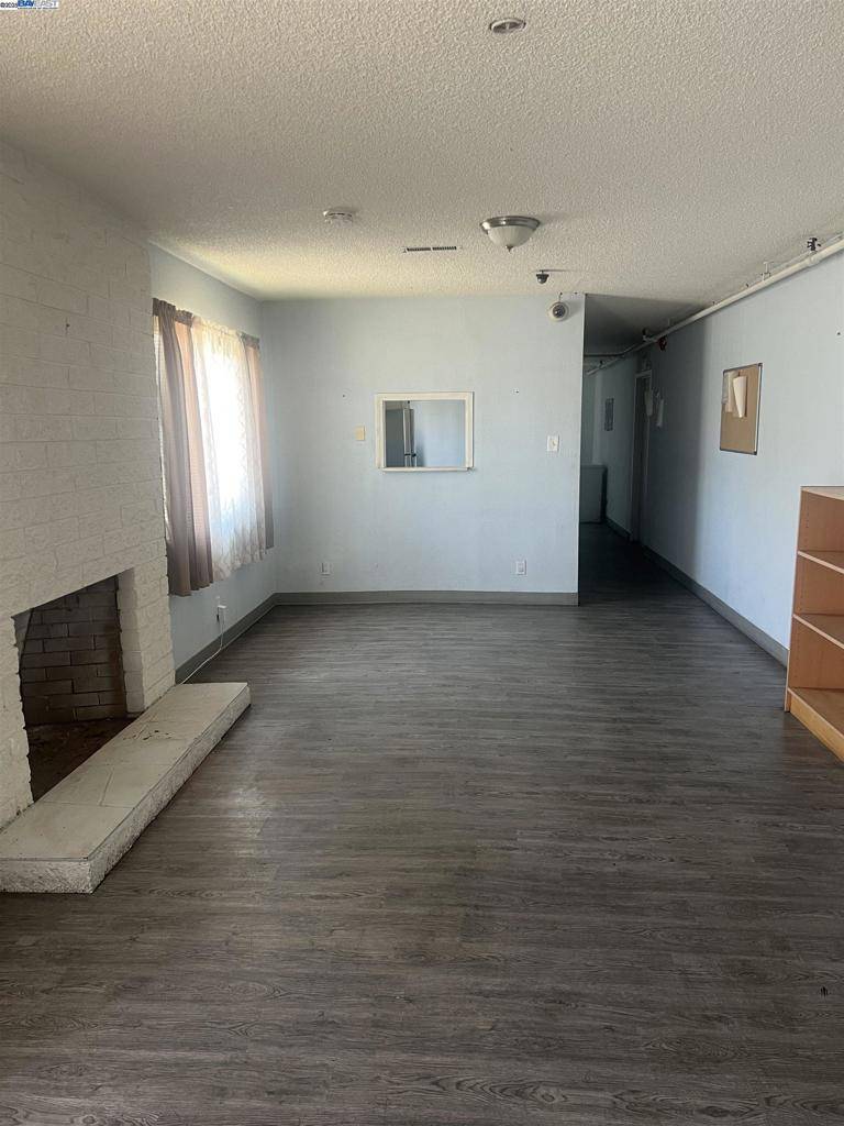 Oakland, CA 94608,4201 West St