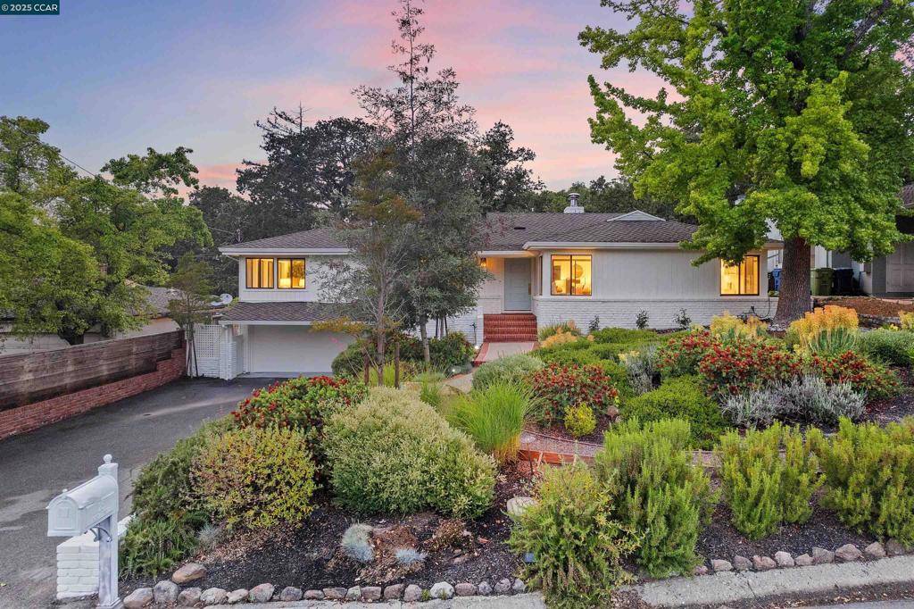 Orinda, CA 94563,25 Acacia Dr