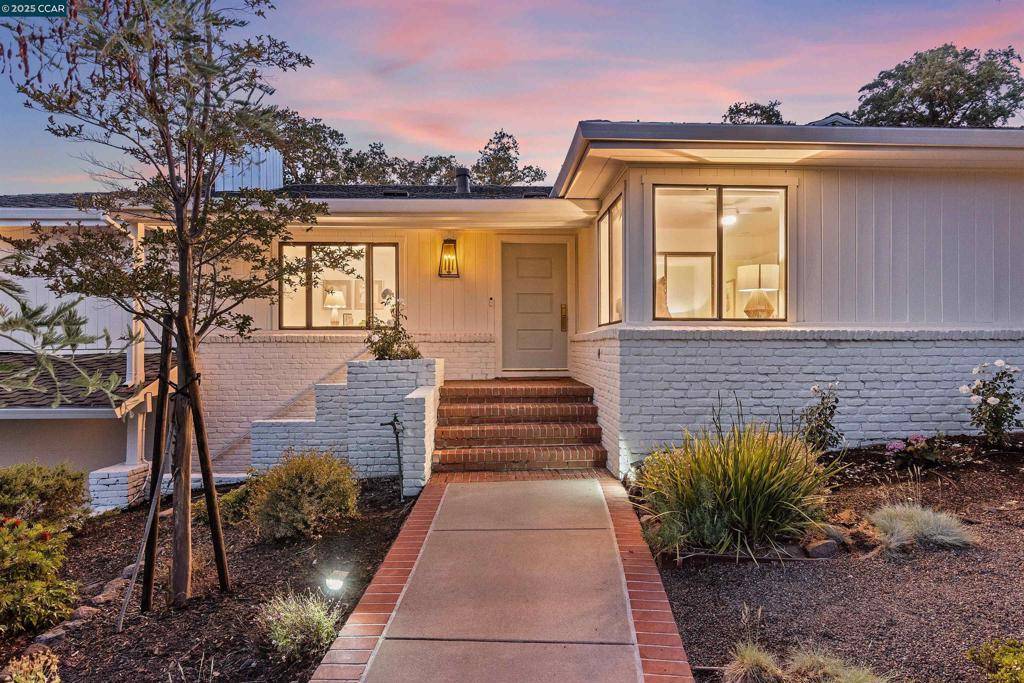 Orinda, CA 94563,25 Acacia Dr