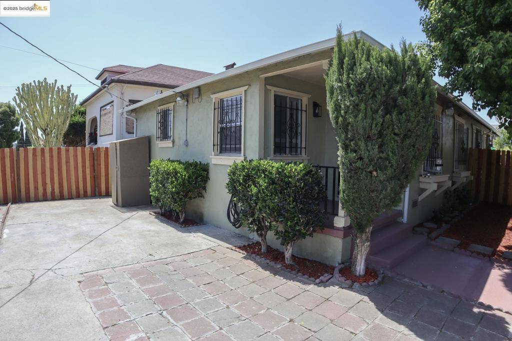 Oakland, CA 94621,6921 Flora ST