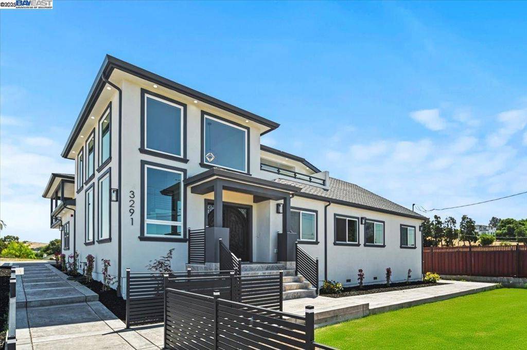 Hayward, CA 94541,3291 D St