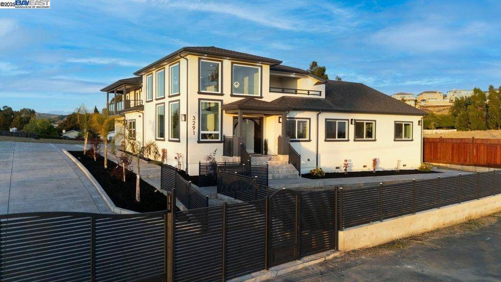 Hayward, CA 94541,3291 D St