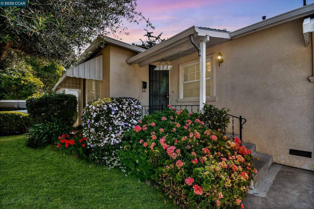 Hayward, CA 94541,973 Paradise Blvd