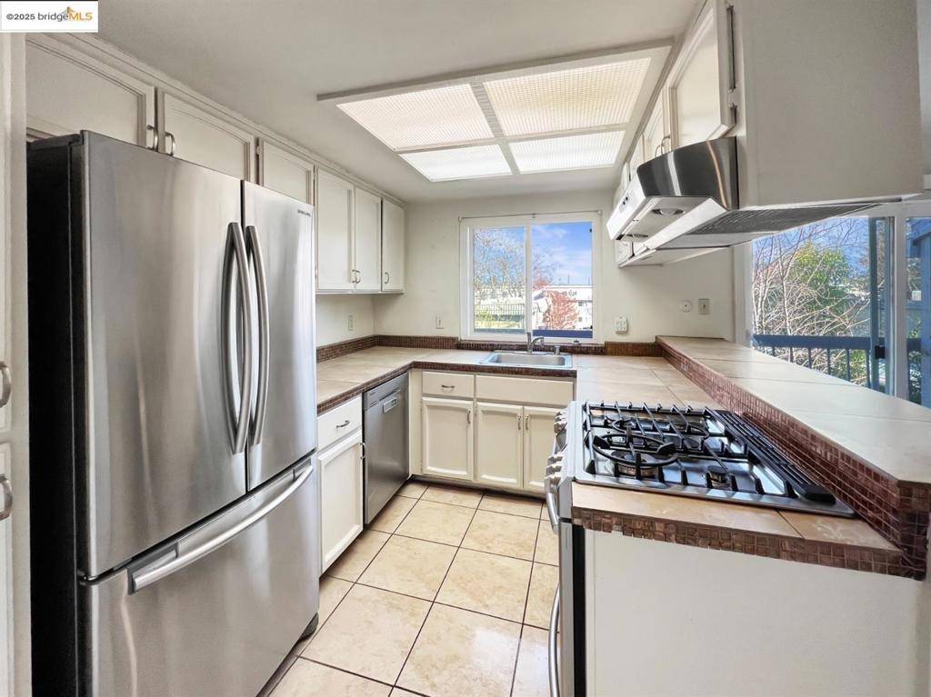 Sacramento, CA 95825,1326 Oak Terrace Ct #16