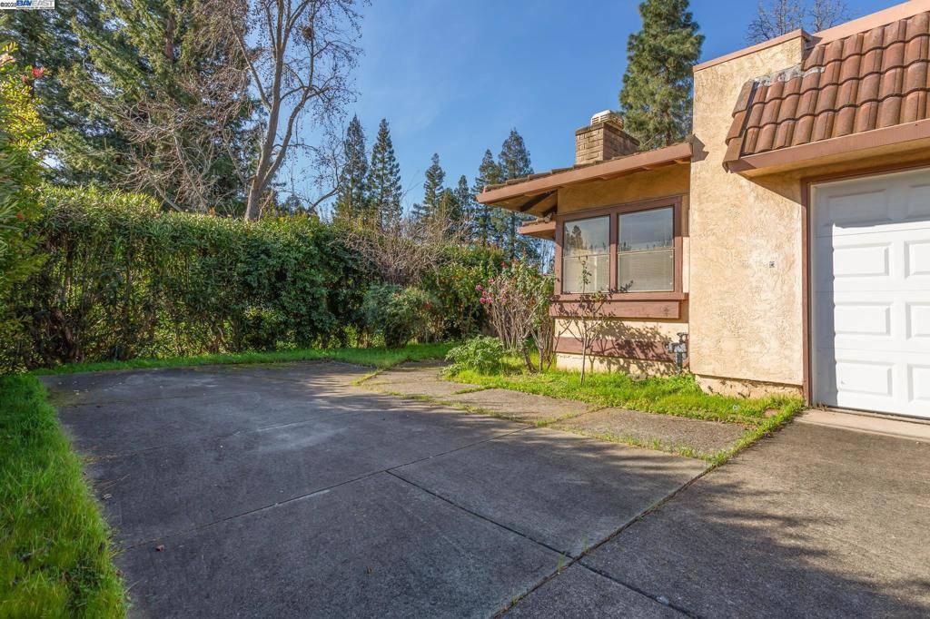 Pleasant Hill, CA 94523,117 Shadowood Drive
