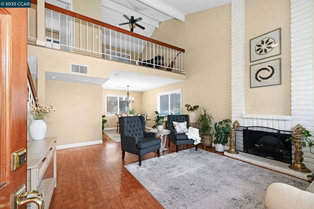 Martinez, CA 94553,1084 Village Oaks Dr