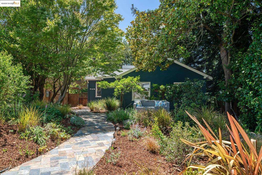 Berkeley, CA 94708,716 Cragmont Ave