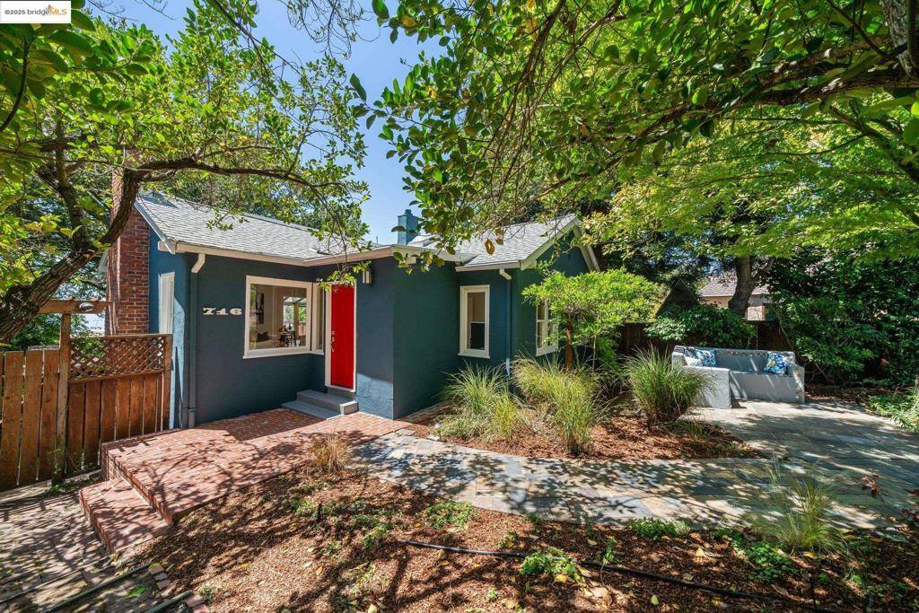 Berkeley, CA 94708,716 Cragmont Ave