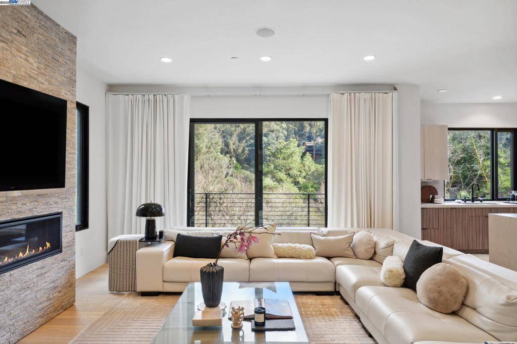 Oakland, CA 94611,3 West Cir