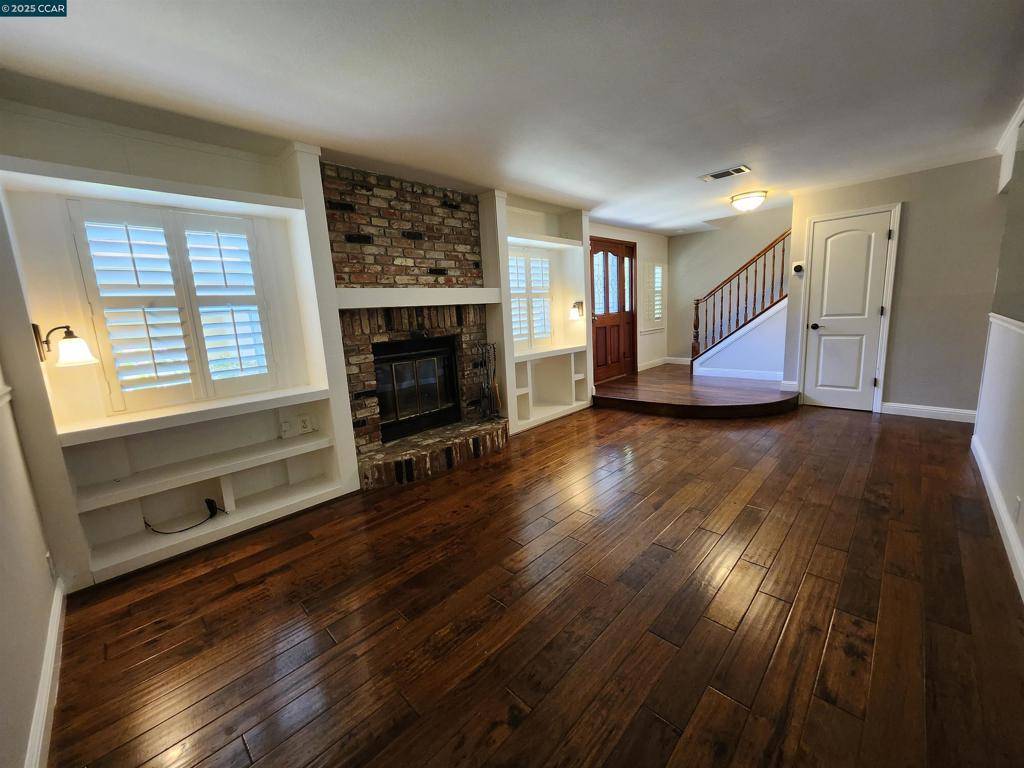 Martinez, CA 94553,312 Wildcroft Dr