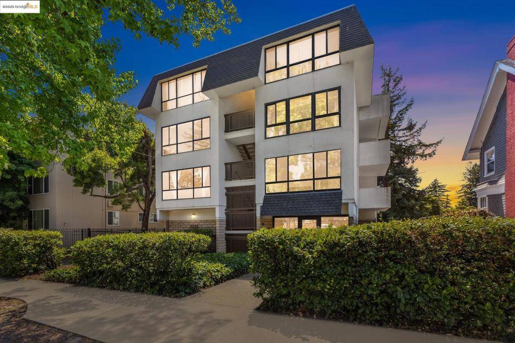 Berkeley, CA 94704,2632 Warring St #1