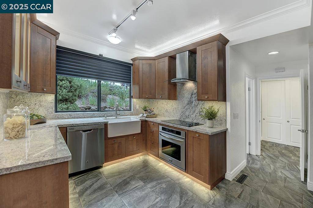 Walnut Creek, CA 94595,3244 Terra Granada Dr #2A