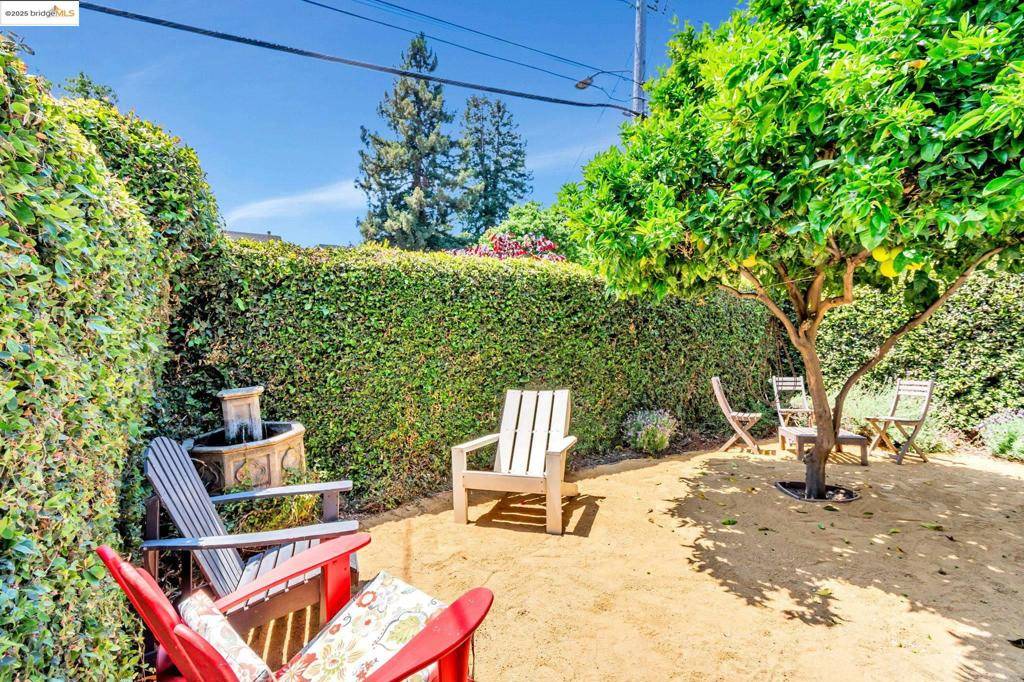 Oakland, CA 94618,6108 Hillegass Ave