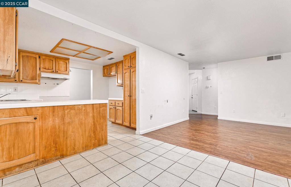 Sacramento, CA 95823,8556 Sunnybrae Dr