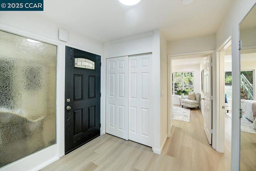 Walnut Creek, CA 94595,1601 Oakmont Dr #6