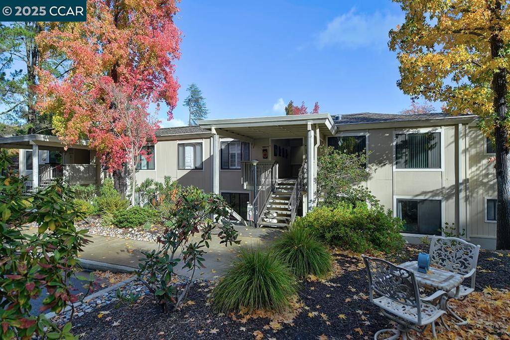 Walnut Creek, CA 94595,1601 Oakmont Dr #6