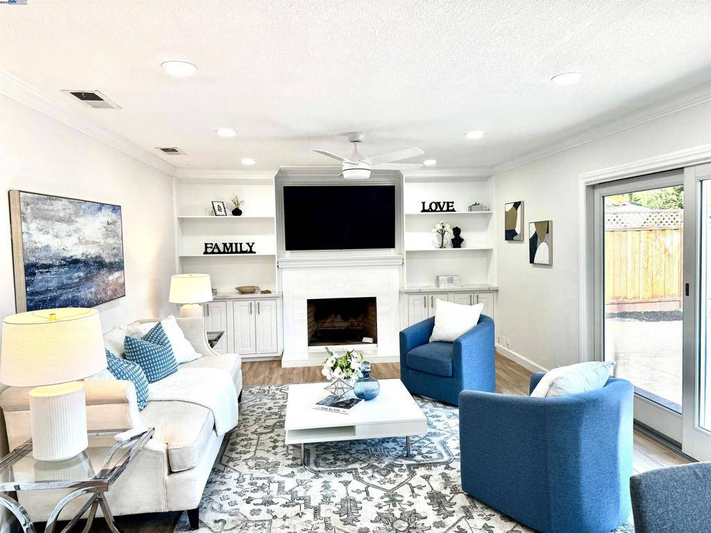 Pleasanton, CA 94566,4666 Shearwater Rd
