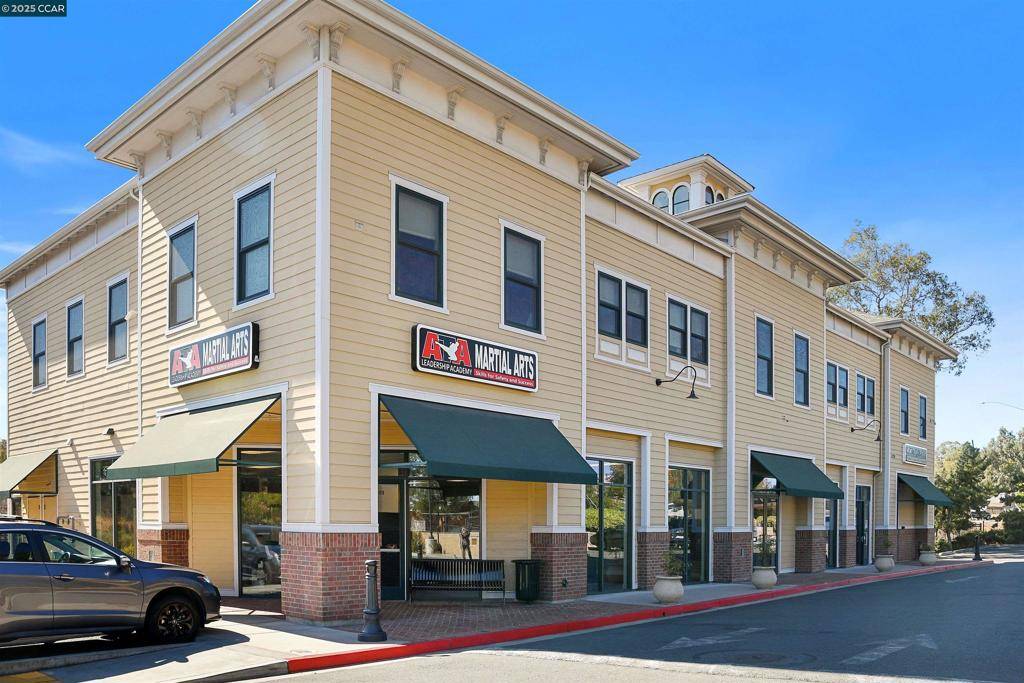 Martinez, CA 94553,1124 Arnold Dr #102B