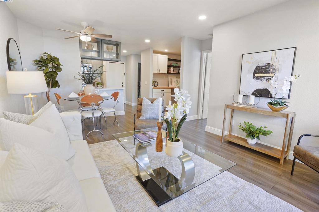 Hayward, CA 94544,29300 Dixon St #106