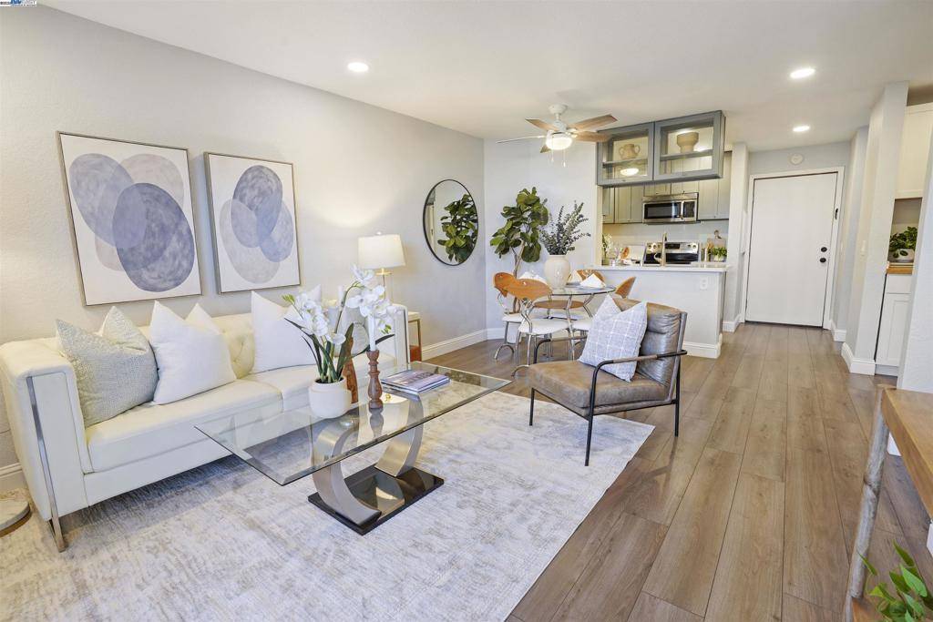 Hayward, CA 94544,29300 Dixon St #106
