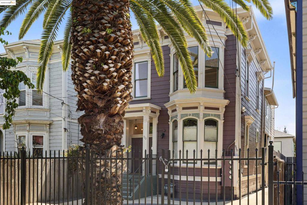 Oakland, CA 94607,924 Center St