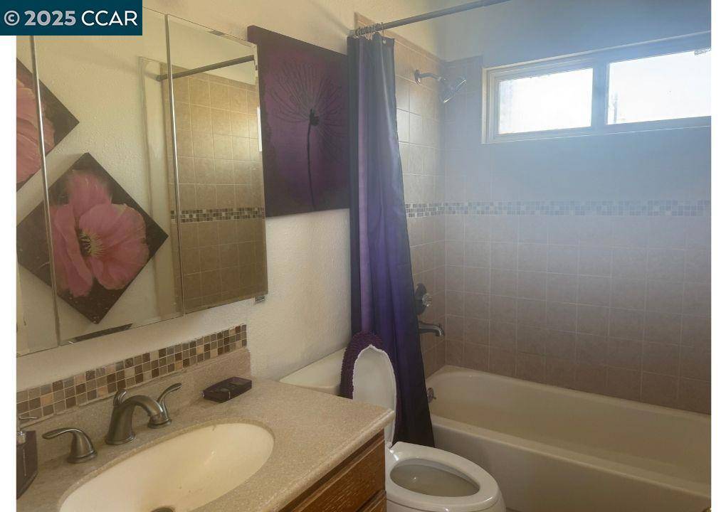 Oakland, CA 94619,3770 Suter St