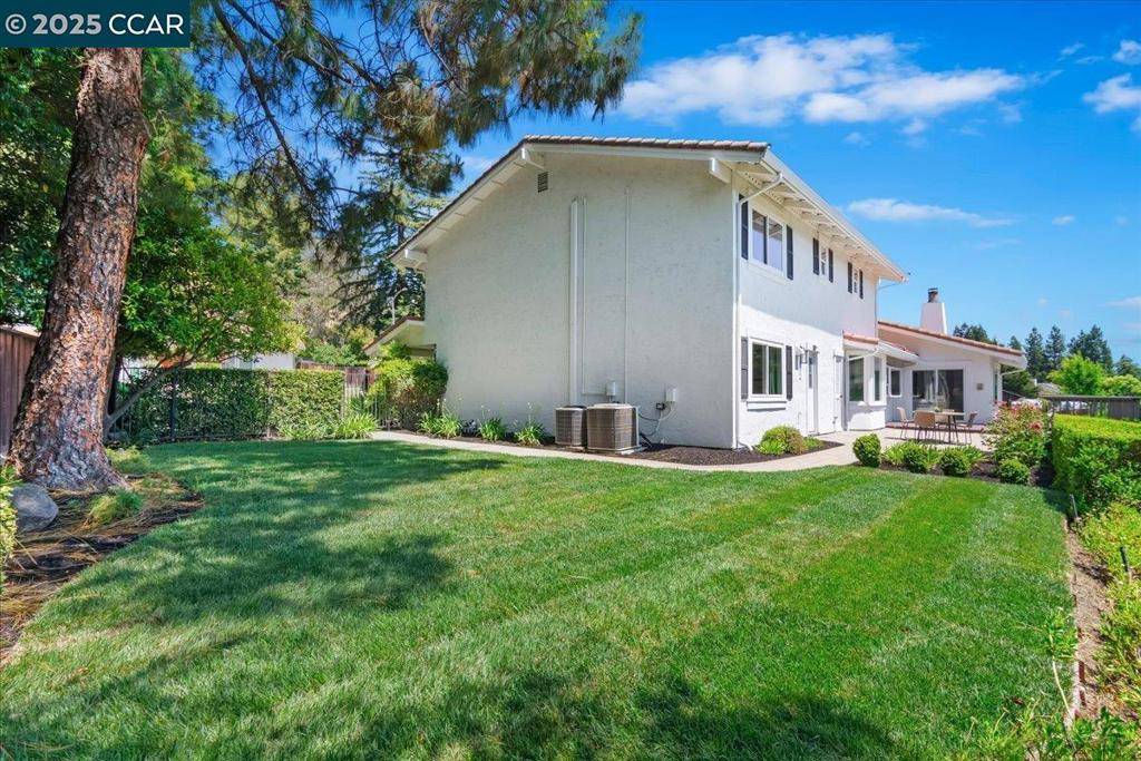 Danville, CA 94526,1220 Robyn Dr