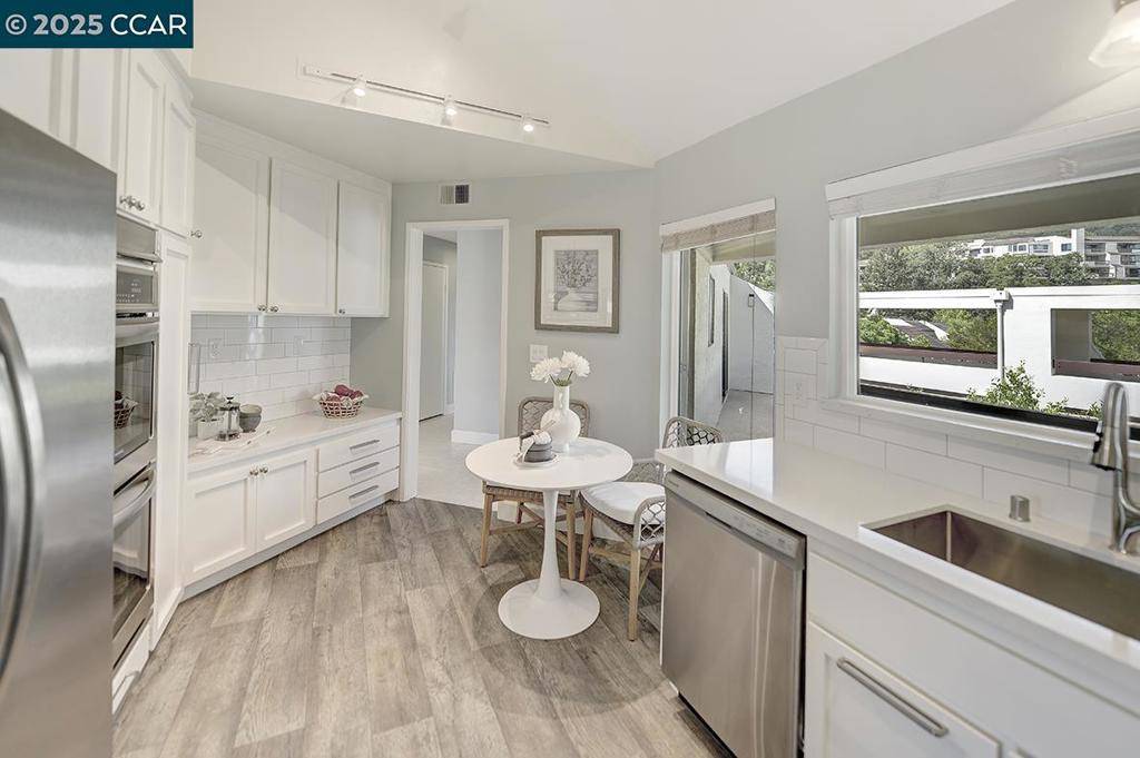 Walnut Creek, CA 94595,3288 Terra Granada Dr #3C