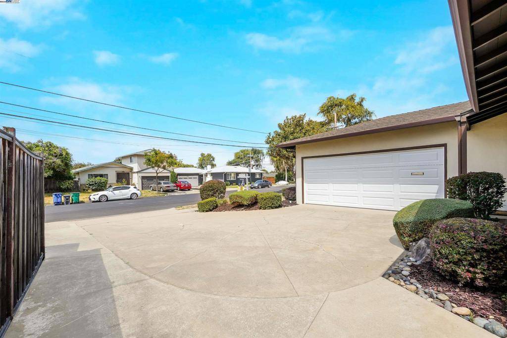 Hayward, CA 94544,31050 Chicoine Ave