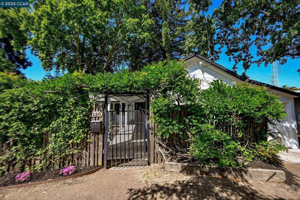 Martinez, CA 94553,4120 Alhambra Way