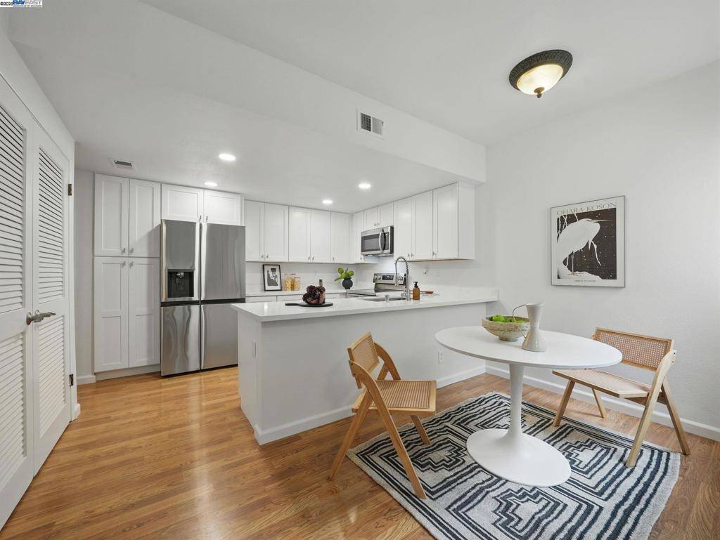 Mountain View, CA 94043,217 Ada Ave #52