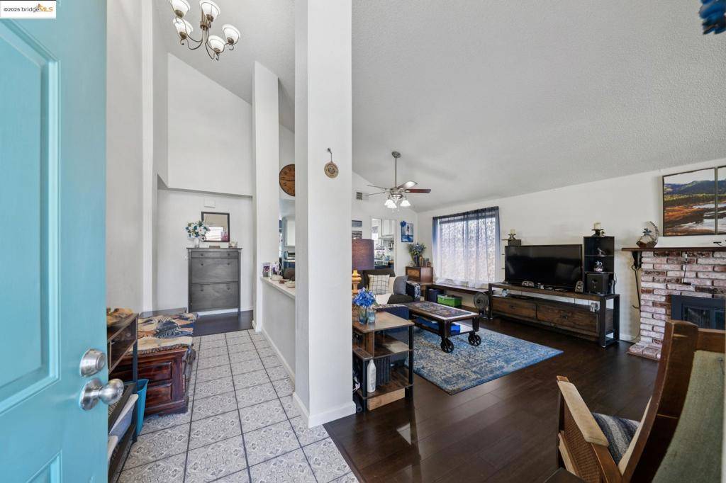 Vacaville, CA 95687,408 Danbury Cir