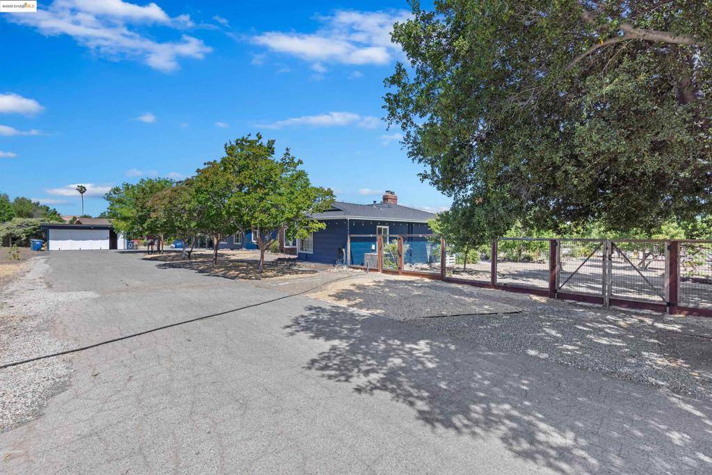 Pittsburg, CA 94565,1000 Buchanan Rd