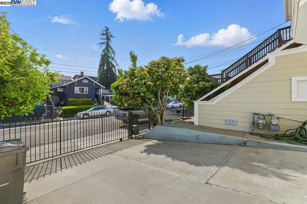 Oakland, CA 94606,2506 Highland Ave