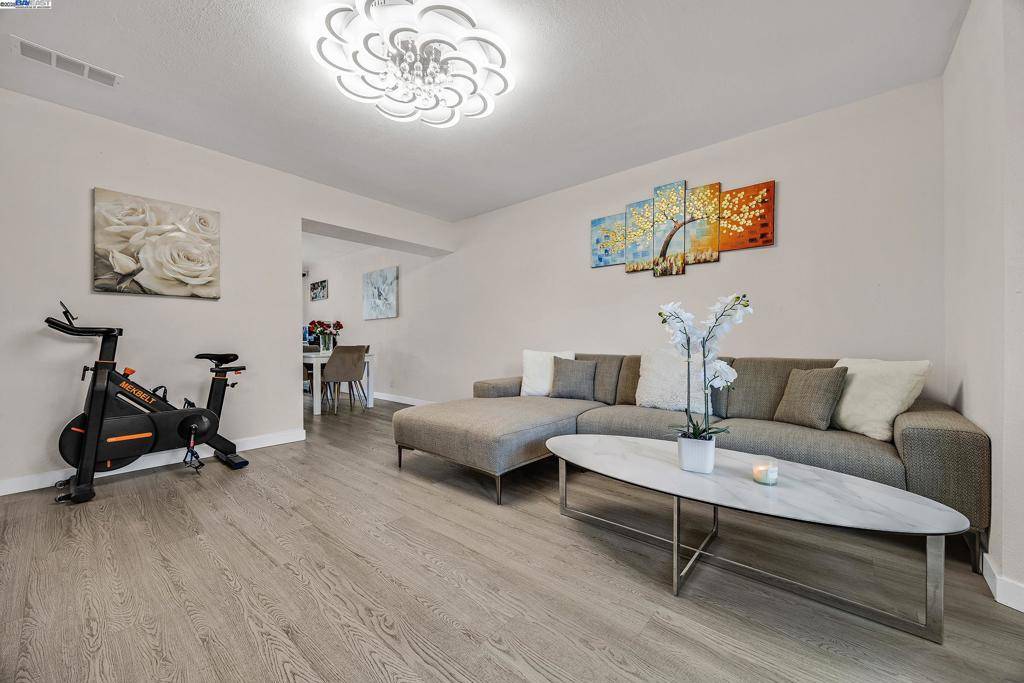 Concord, CA 94520,1241 Pine Creek Way #F