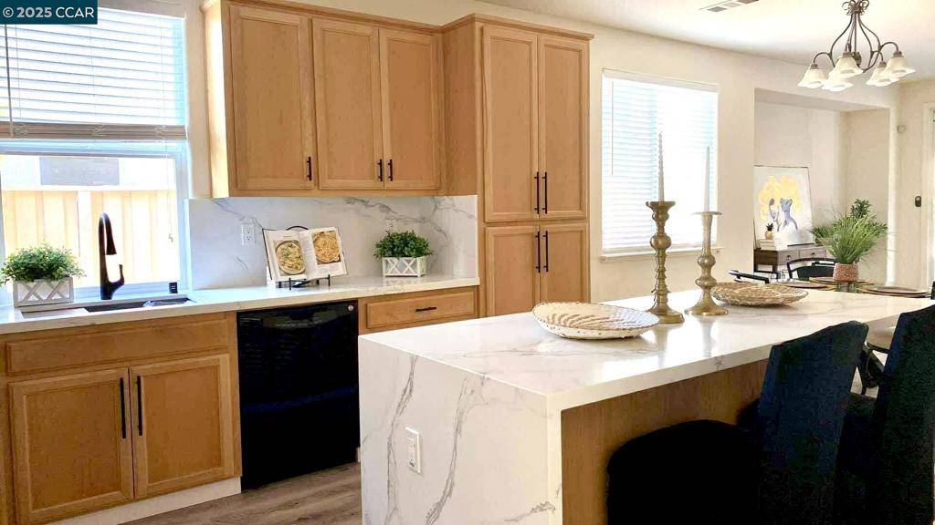 Vallejo, CA 94591,7312 Abbey Dr