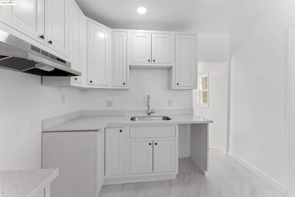 1213 Egbert Avenue San Francisco, CA 94124