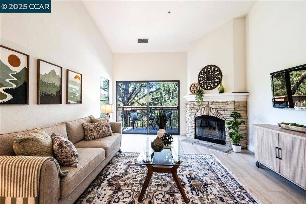 Walnut Creek, CA 94595,1733 S Villa Way