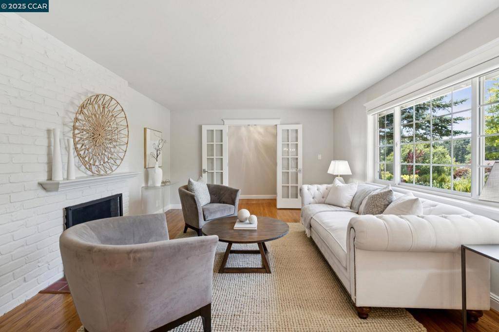 Orinda, CA 94563-2816,60 Bates Blvd