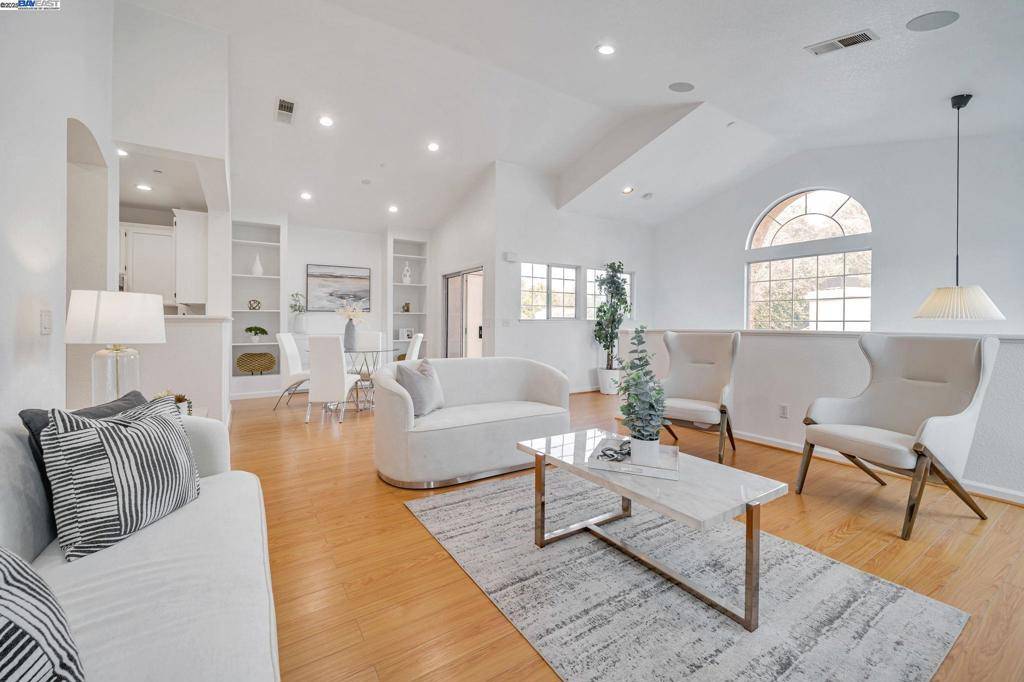 Pleasanton, CA 94588,5786 Belleza