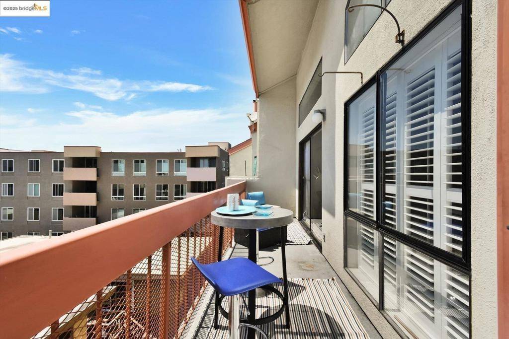 Oakland, CA 94610,245 Perkins ST #64