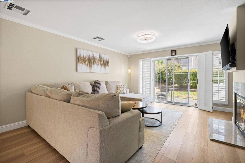 Pleasanton, CA 94588,5574 Baldwin Way